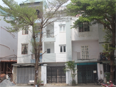 Bán nhà phố 100m2 gần trường Cao Đẳng Sư Phạm, phường Phước Long B, Quận 9.