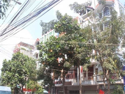 Bán nhà phố  1 trệt 3 lầu (4x17.5m) gần cầu Sài Gòn, Quận 2.
